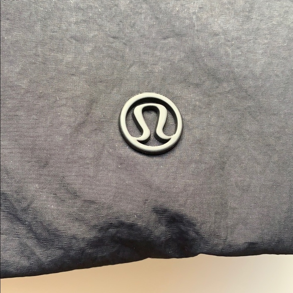 Lululemon x barre3 Cross It Off 20L Black NEW - Picture 8 of 13